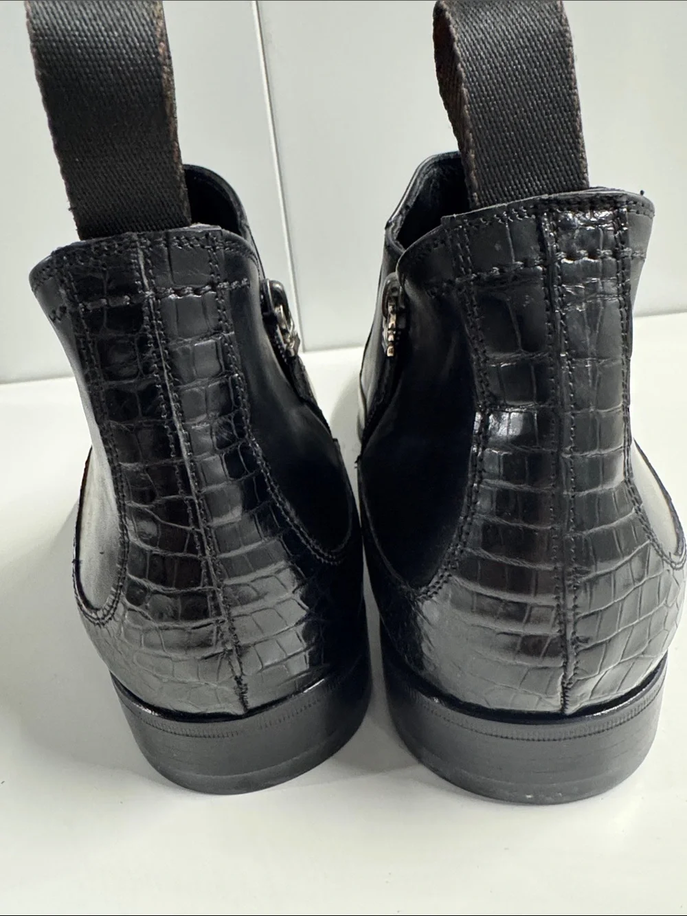 Caporicci sleek black